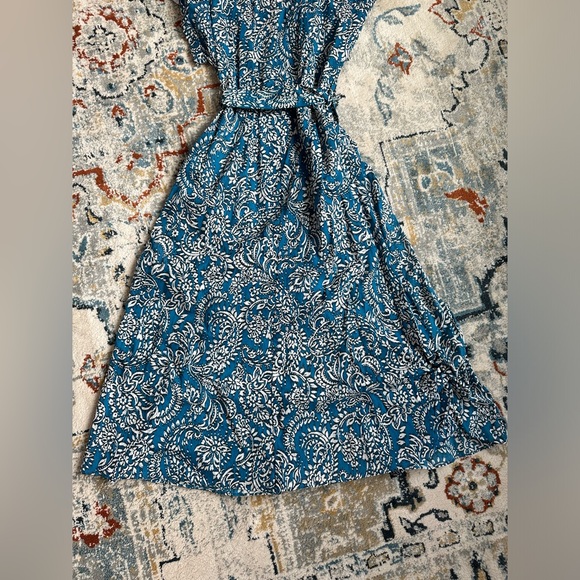 Dress - Picture 2 of 8